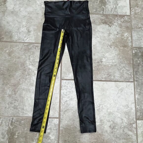 ✨ Spanx Faux Leather Leggings - Size Small ✨ - Picture 9 of 14